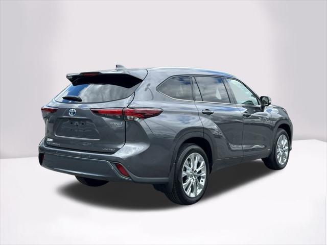 used 2024 Toyota Highlander Hybrid car, priced at $50,499