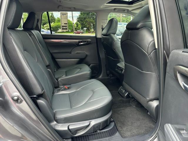 used 2024 Toyota Highlander Hybrid car, priced at $50,499