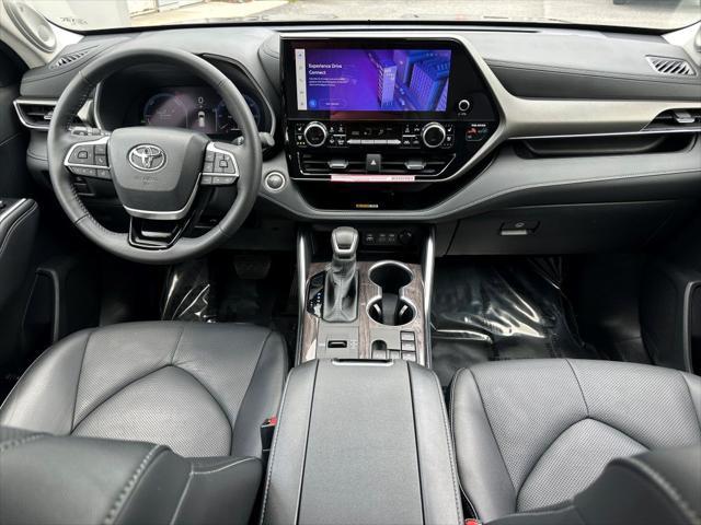 used 2024 Toyota Highlander Hybrid car, priced at $50,499