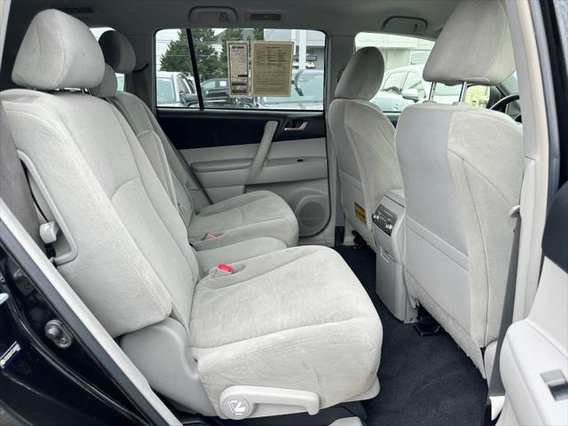 used 2012 Toyota Highlander Hybrid car, priced at $17,990