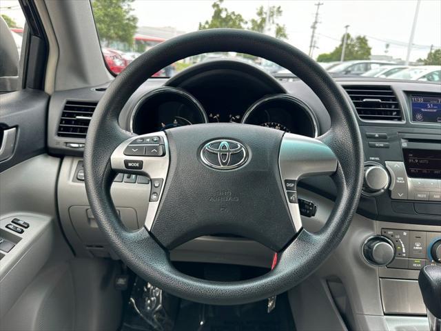 used 2012 Toyota Highlander Hybrid car, priced at $17,990