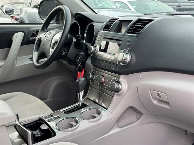 used 2012 Toyota Highlander Hybrid car, priced at $17,990