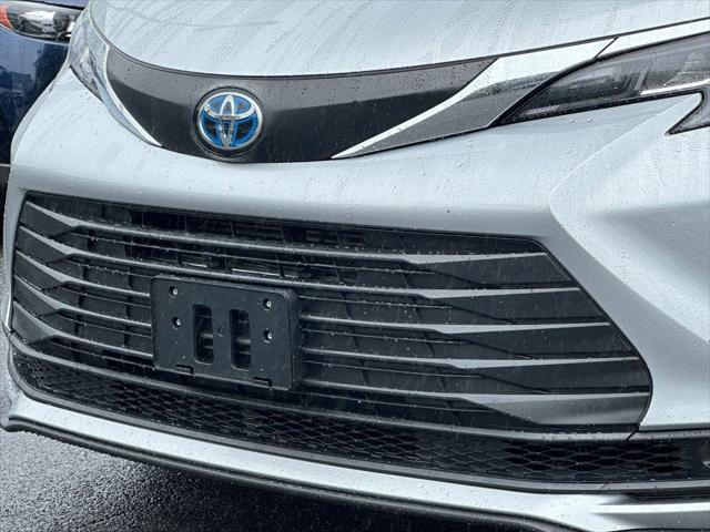 used 2022 Toyota Sienna car, priced at $38,490