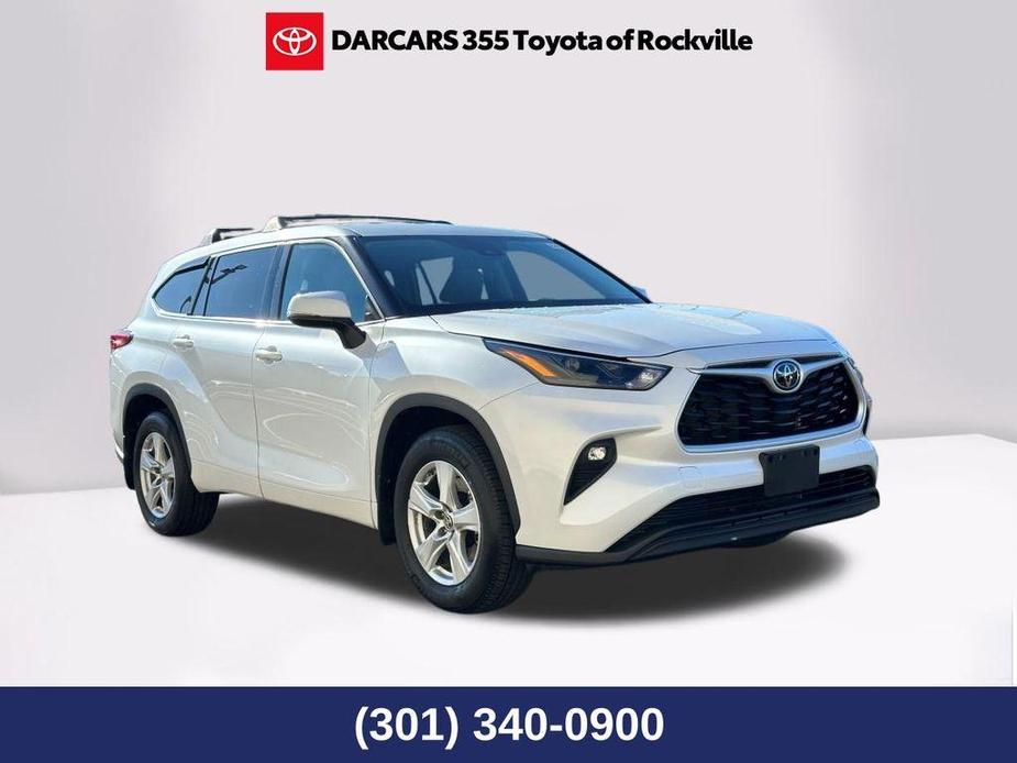 used 2022 Toyota Highlander car, priced at $28,990