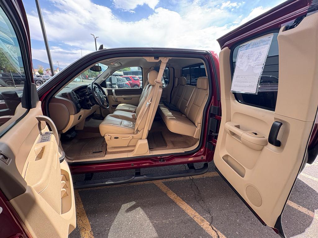 used 2013 Chevrolet Silverado 2500 car, priced at $28,000