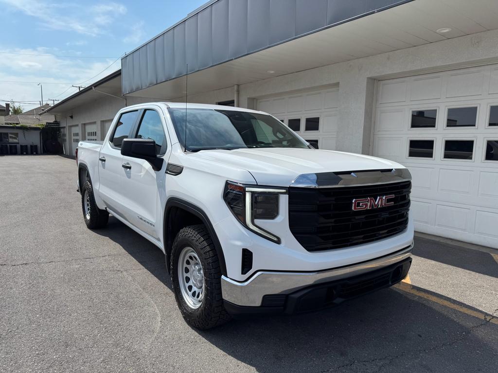 used 2023 GMC Sierra 1500 car, priced at $29,000