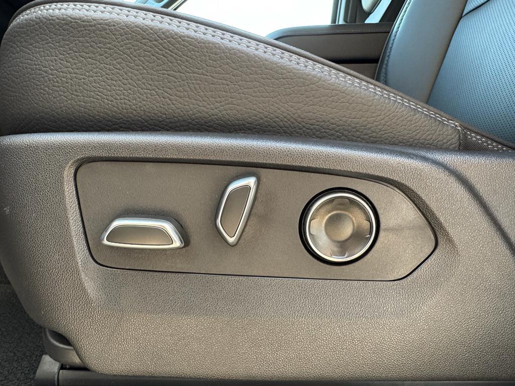 used 2025 GMC Yukon car, priced at $84,000