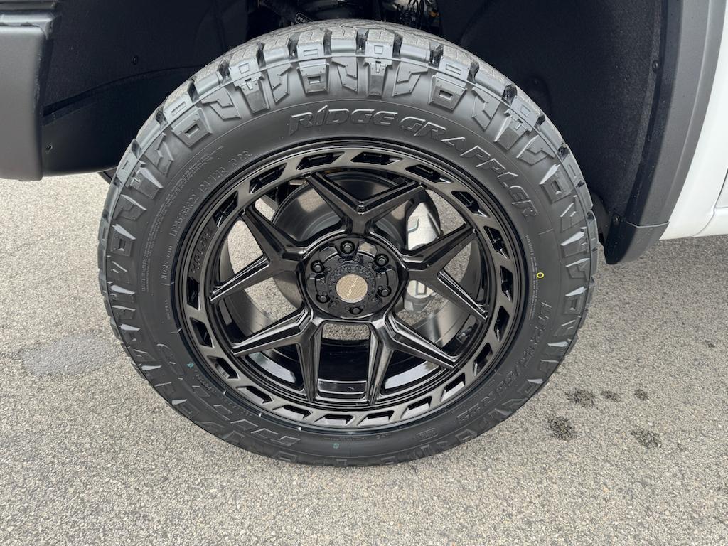 new 2025 GMC Sierra 1500 car, priced at $76,376