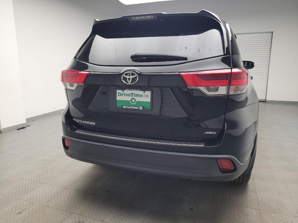 used 2019 Toyota Highlander car, priced at $23,495
