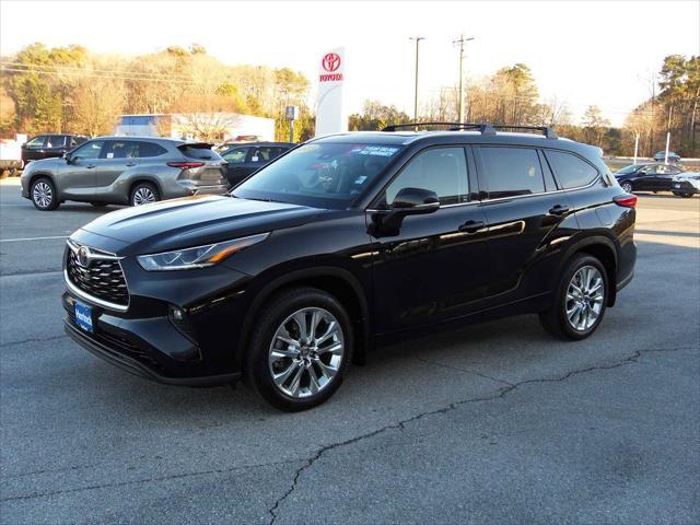 used 2023 Toyota Highlander car, priced at $44,498