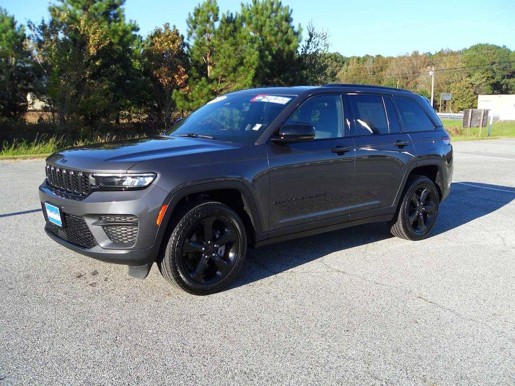 used 2023 Jeep Grand Cherokee car, priced at $33,098
