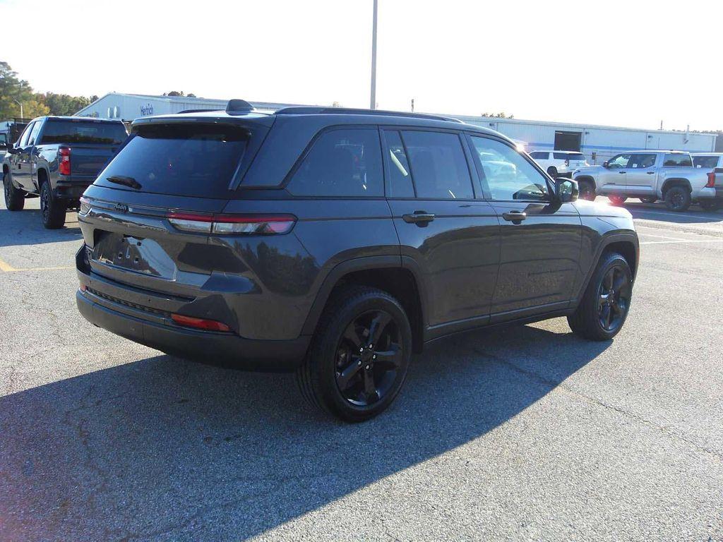 used 2023 Jeep Grand Cherokee car, priced at $33,098