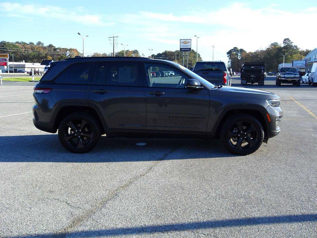 used 2023 Jeep Grand Cherokee car, priced at $33,098
