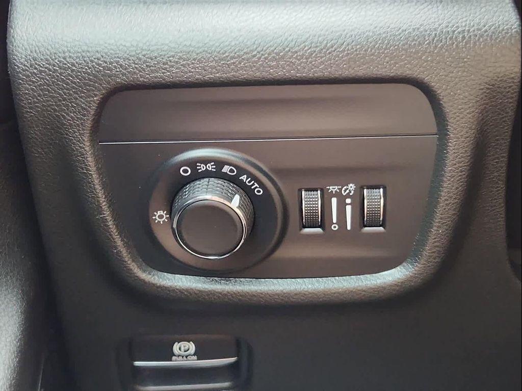used 2023 Jeep Grand Cherokee car, priced at $34,000
