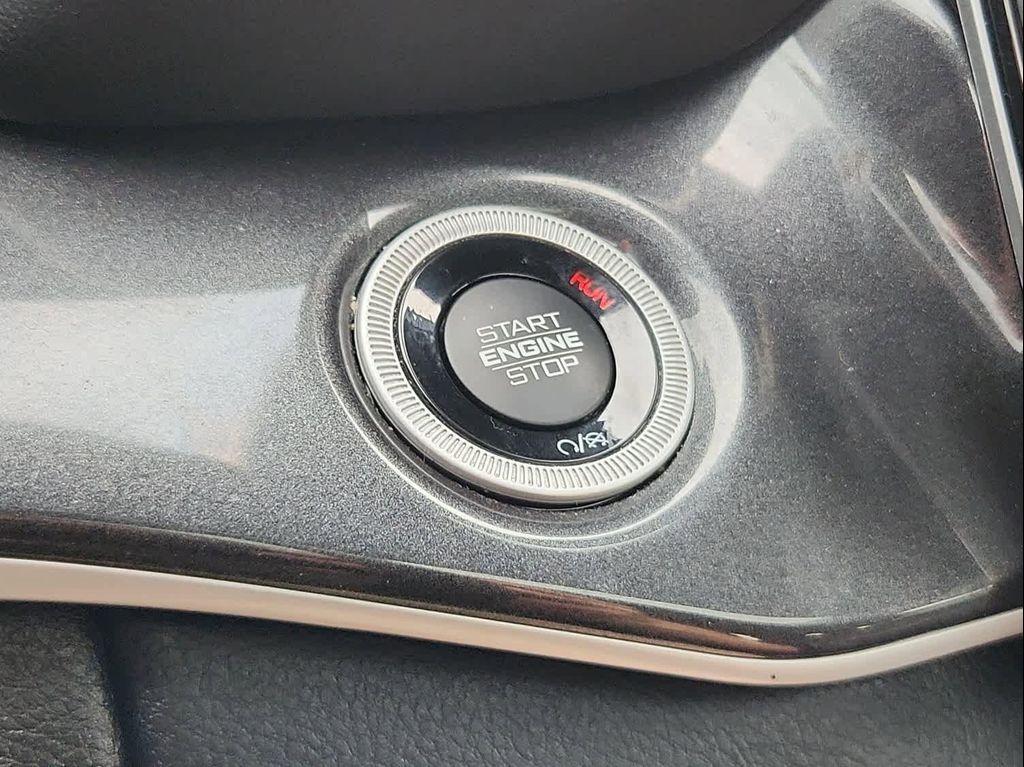 used 2023 Jeep Grand Cherokee car, priced at $34,000