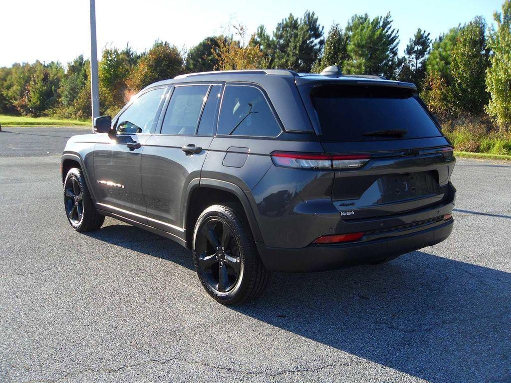 used 2023 Jeep Grand Cherokee car, priced at $33,098