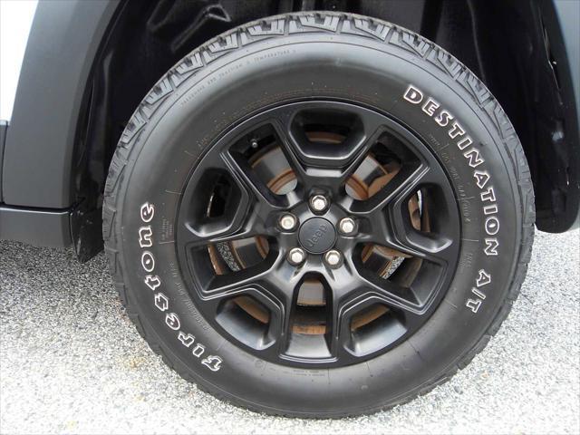 used 2019 Jeep Cherokee car, priced at $19,439