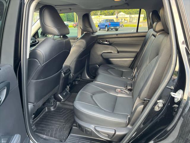 used 2022 Toyota Highlander car, priced at $37,000
