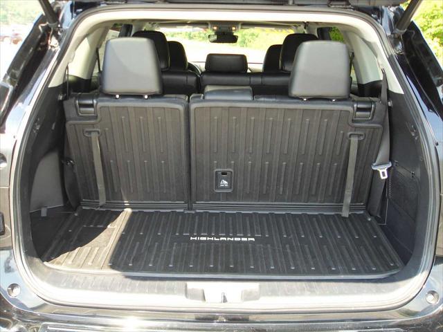 used 2022 Toyota Highlander car, priced at $37,986