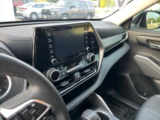 used 2022 Toyota Highlander car, priced at $37,000
