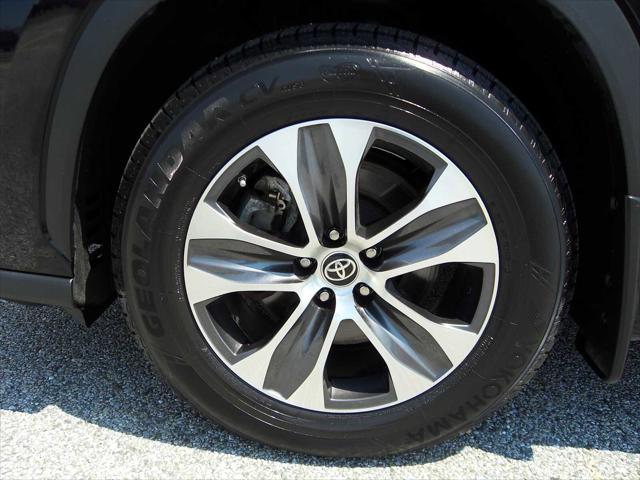 used 2022 Toyota Highlander car, priced at $37,986