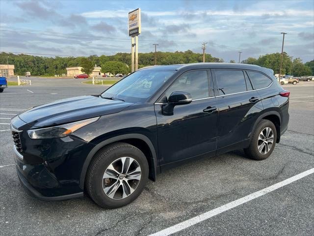 used 2022 Toyota Highlander car, priced at $37,000