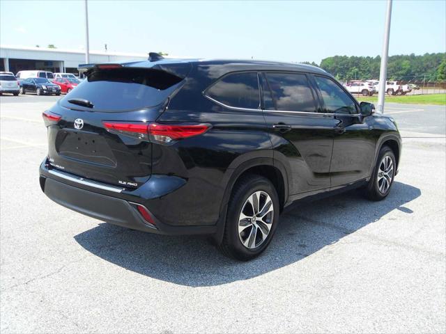 used 2022 Toyota Highlander car, priced at $37,986