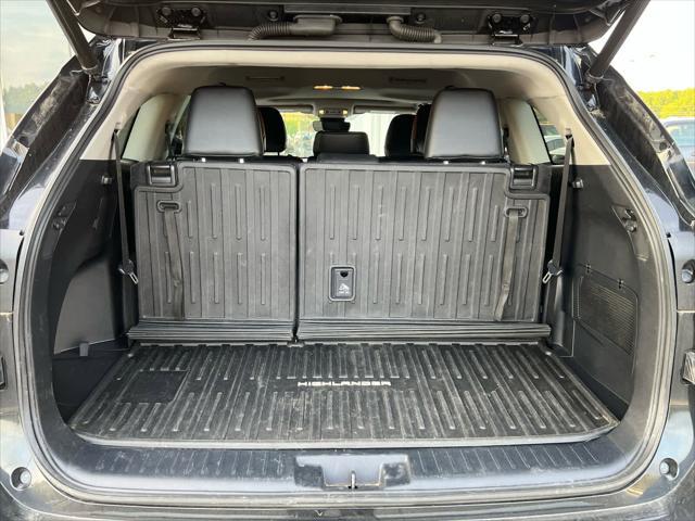 used 2022 Toyota Highlander car, priced at $37,000