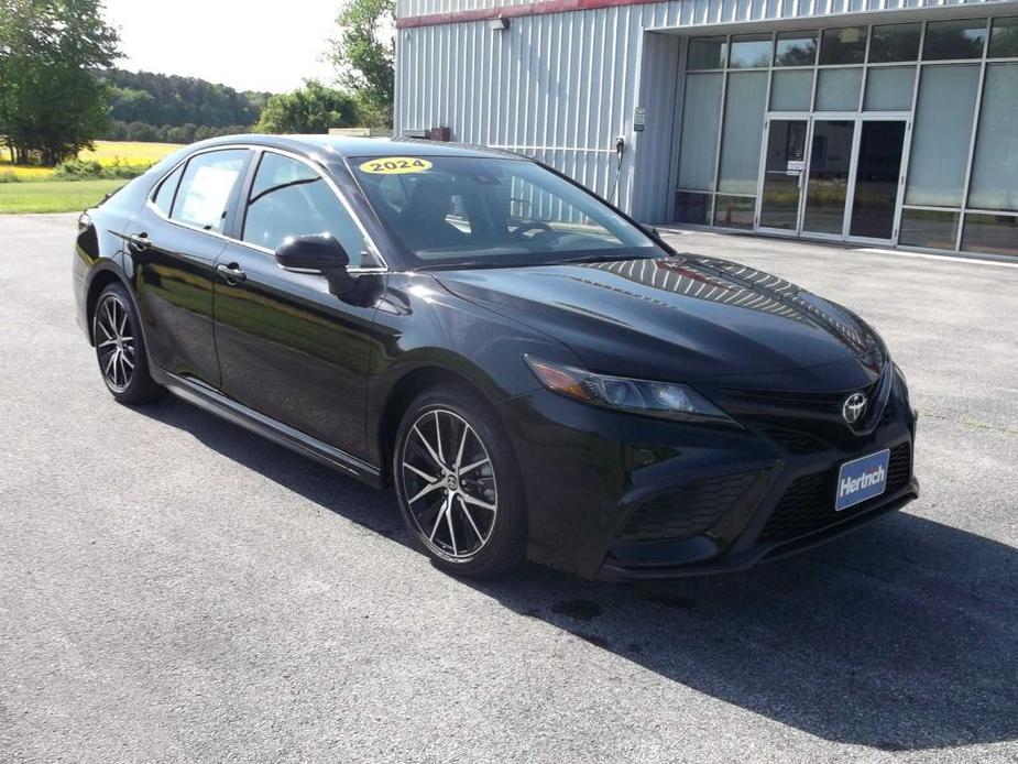 new 2024 Toyota Camry car, priced at $29,305