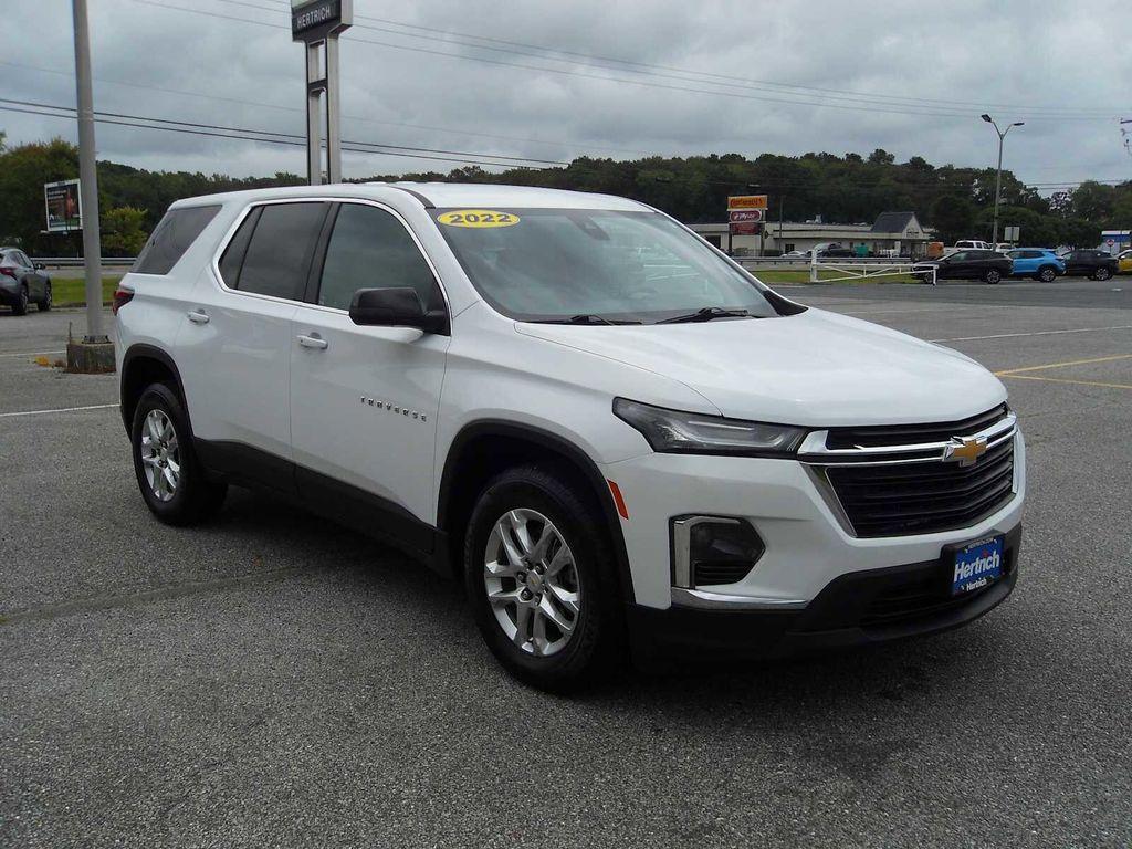 used 2022 Chevrolet Traverse car, priced at $21,818