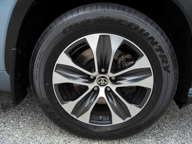 used 2021 Toyota Highlander car, priced at $29,967