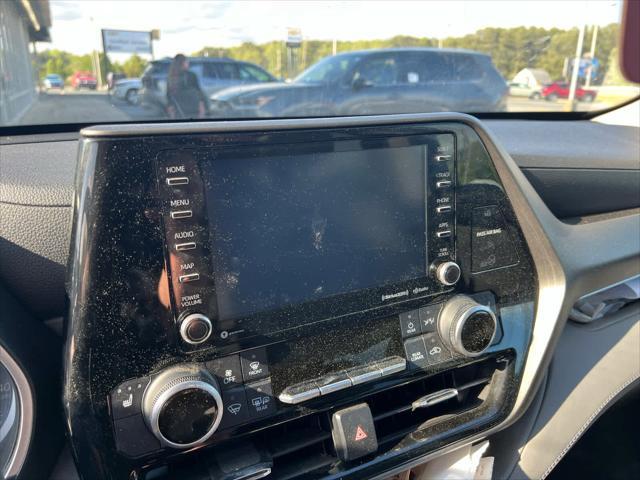 used 2021 Toyota Highlander car, priced at $29,500