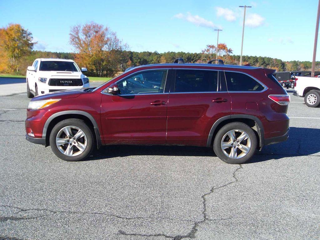 used 2015 Toyota Highlander car, priced at $19,404