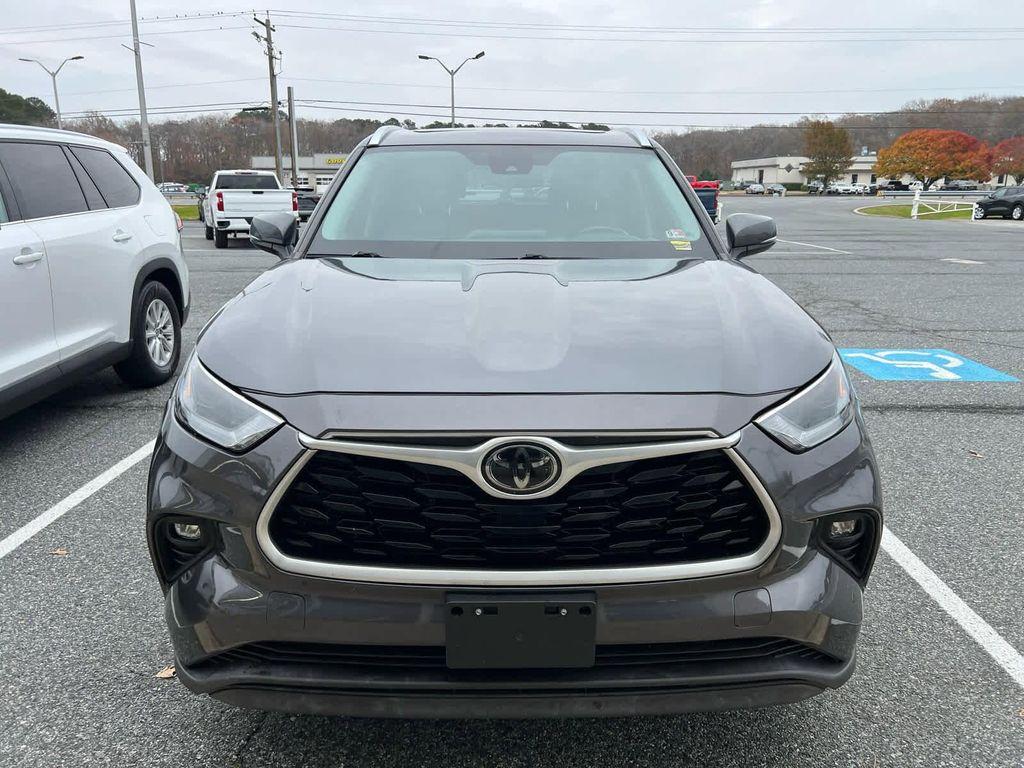 used 2021 Toyota Highlander car, priced at $26,988