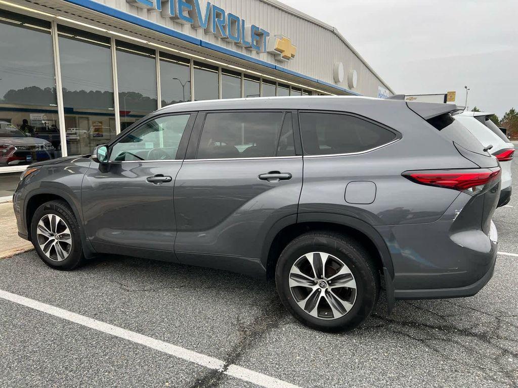 used 2021 Toyota Highlander car, priced at $26,988