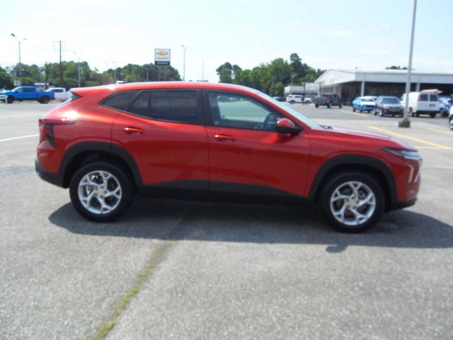 new 2024 Chevrolet Trax car, priced at $23,305