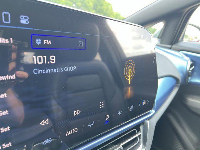 new 2025 Chevrolet Equinox EV car, priced at $44,015