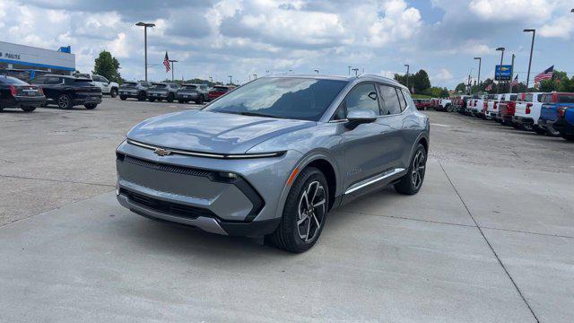 new 2025 Chevrolet Equinox EV car, priced at $44,015