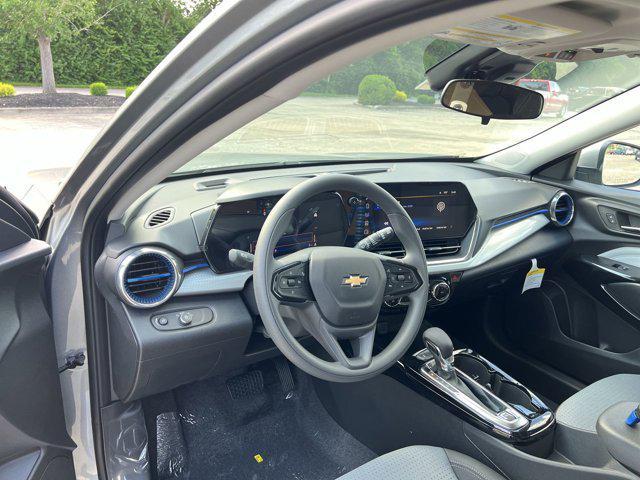 new 2025 Chevrolet Trax car, priced at $24,345
