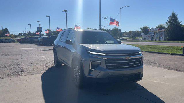 new 2026 Chevrolet Traverse car, priced at $43,120
