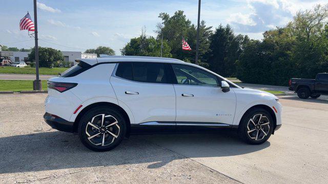 new 2025 Chevrolet Equinox EV car, priced at $43,590