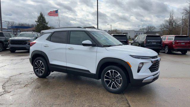 new 2025 Chevrolet TrailBlazer car, priced at $28,875