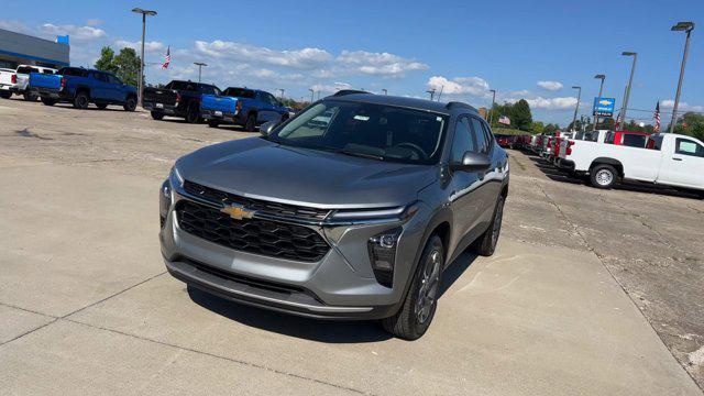 new 2025 Chevrolet Trax car, priced at $24,955