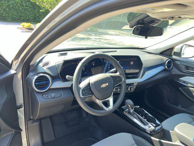 new 2025 Chevrolet Trax car, priced at $24,955