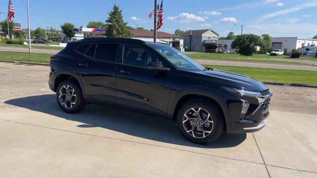 new 2025 Chevrolet Trax car, priced at $25,850
