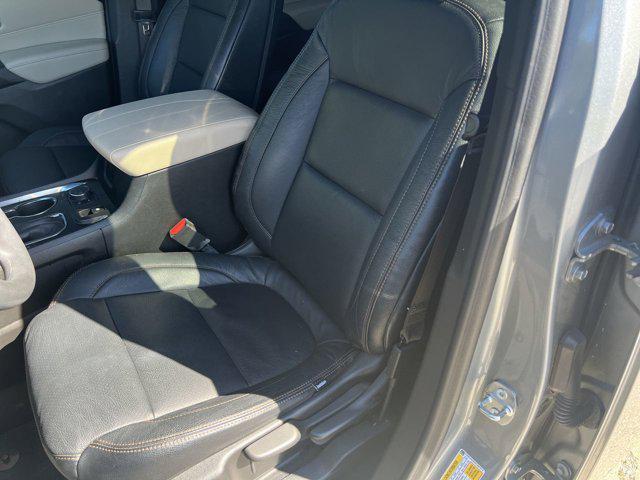 used 2023 Chevrolet Traverse car, priced at $25,900