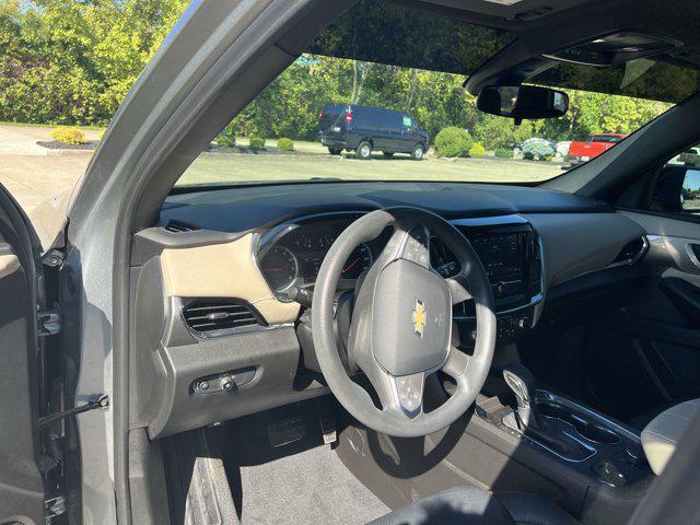 used 2023 Chevrolet Traverse car, priced at $25,900