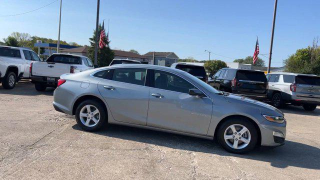 new 2025 Chevrolet Malibu car, priced at $27,495