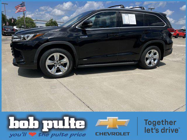 used 2019 Toyota Highlander Hybrid car, priced at $31,200
