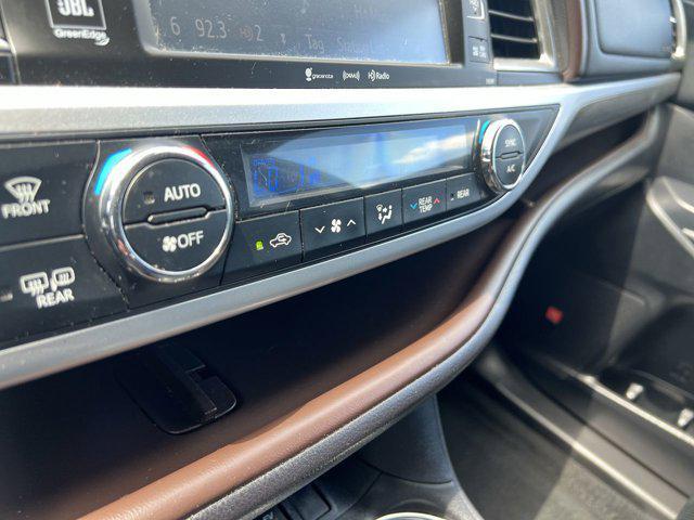 used 2019 Toyota Highlander Hybrid car, priced at $31,200